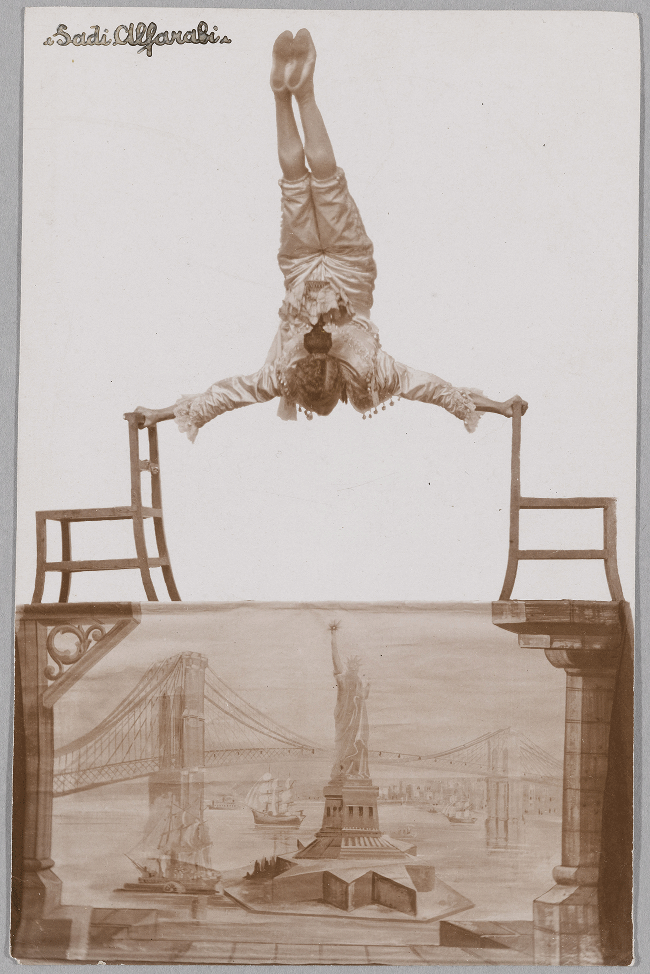 Acrobat, Sadi Alfarabi. Monochrome print. 1st quarter of the 20th century. Mucem © Mucem