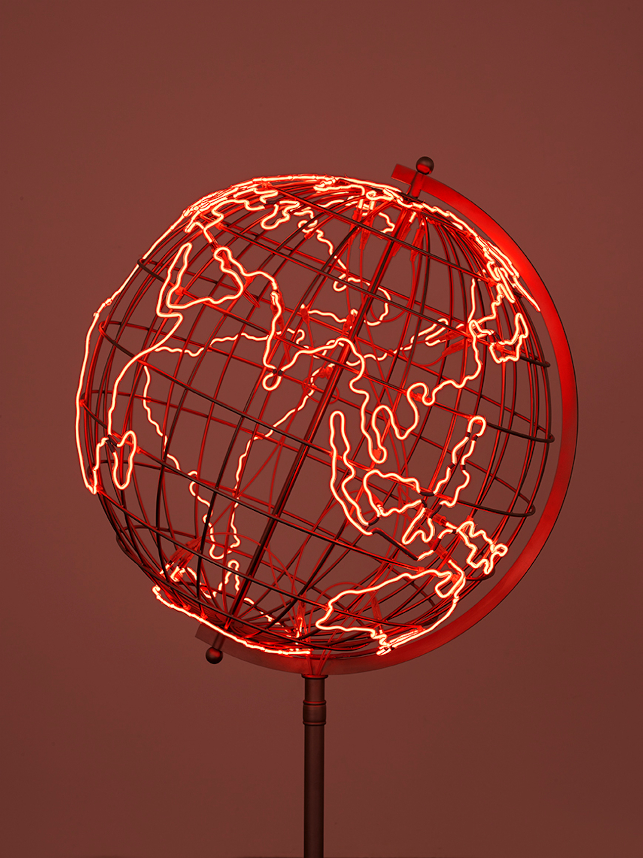 Mona Hatoum, Hot Spot (stand) (détail), 2018 © Mona Hatoum. Courtesy Galerie Chantal Crousel, Paris (photo : Florian Kleinefenn)