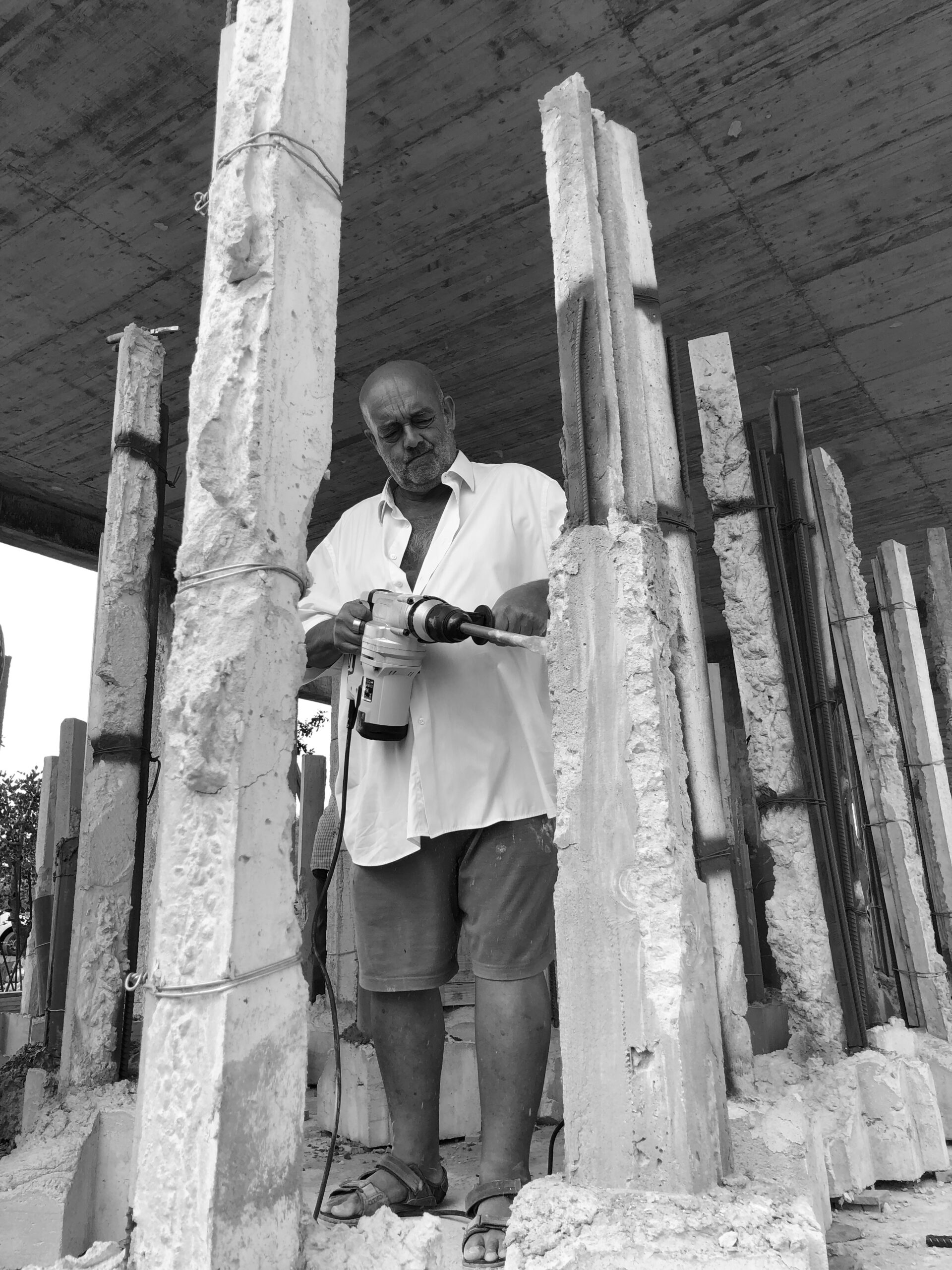 Pedro Cabrita Reis, La Forêt (Marseille), 2018, acrylique sur béton, acier, bois, Photo © PCR Studio