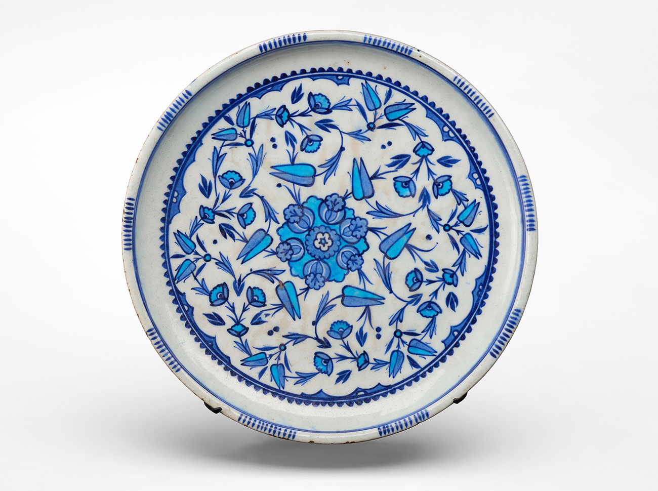 Plat décor tulipes, Turquie © Mucem Yves Inchierman