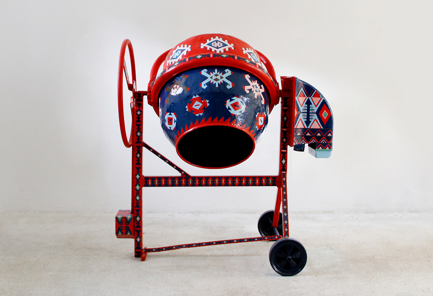 Palimpsest – 01. Endri Dani. 2010. Albanie. Métal peint © Endri Dani