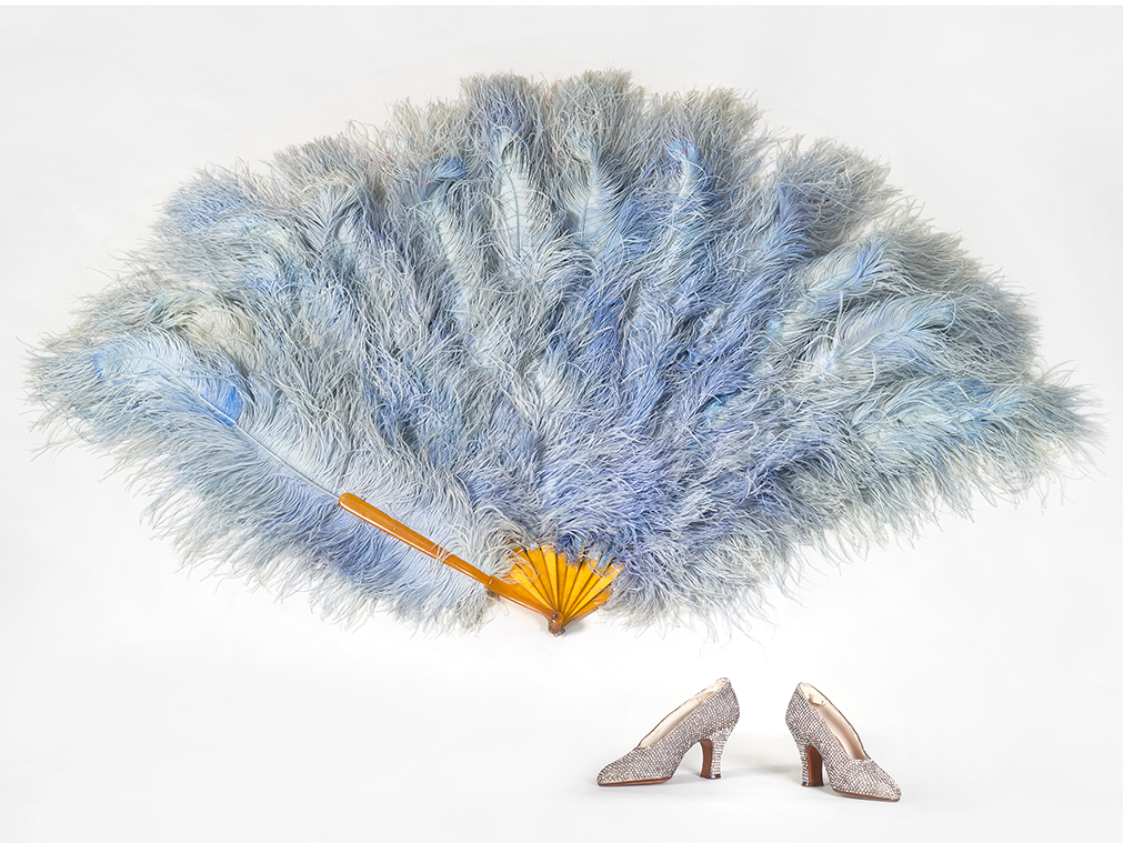 Eventail et chaussures de Mistinguett © Mucem Yves Inchierman