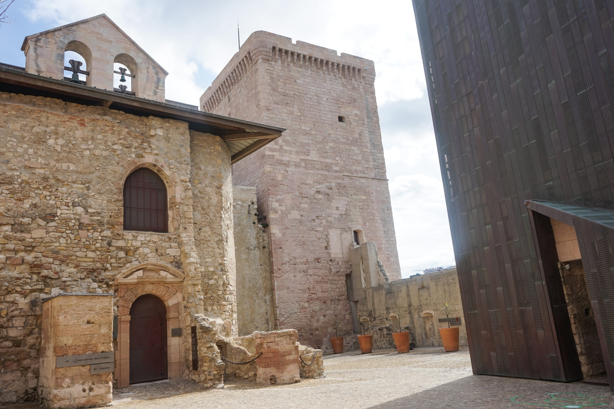 Mucem, Fort Saint-Jean, Cours de la commande © Julie Cohen