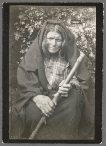 photographie - Naïa, la sorcière du vieux château
