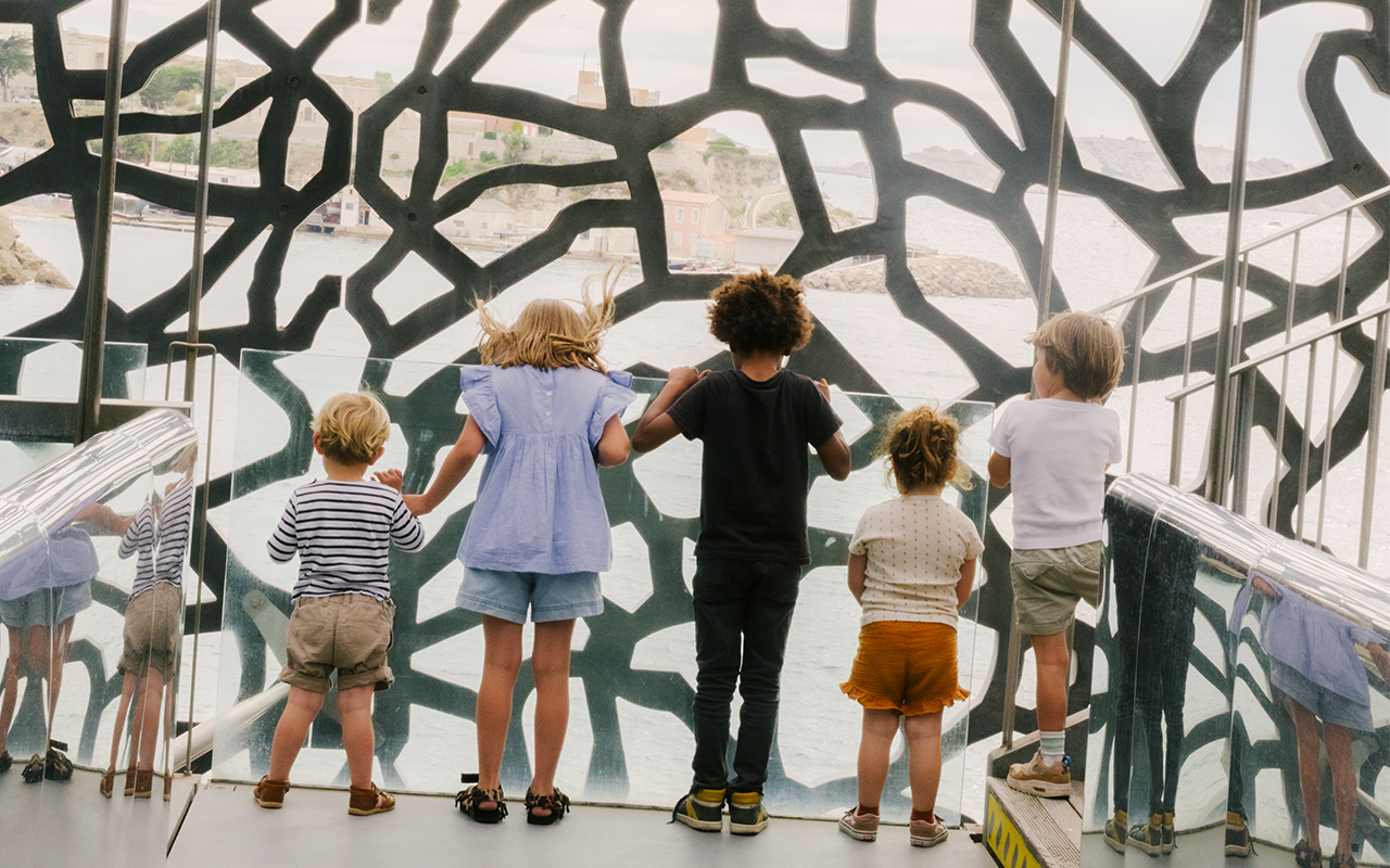 Enfants au Mucem - 2024 - architectes Rudy Ricciotti et Roland Carta © Maxime Verret - Mucem