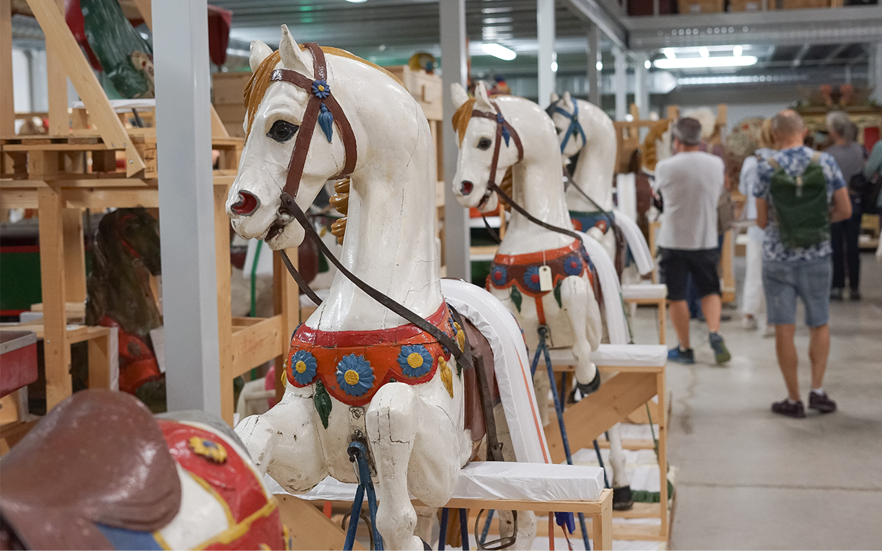 Grandes réserves du Mucem au Centre de Conservation et de Ressources © Julie Cohen, Mucem