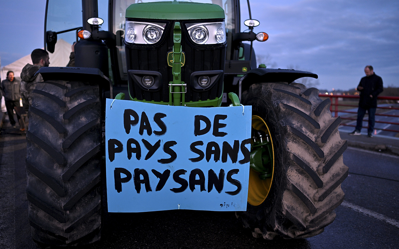 Blocage autoroutier à Ville-en-Vermois (54) par les agriculteurs en colère, février 2024, photo d’Alexandre Marchi © PHOTOPQR / L’EST REPUBLICAIN / Alexandre MARCHI